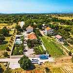 Villa Pacis *