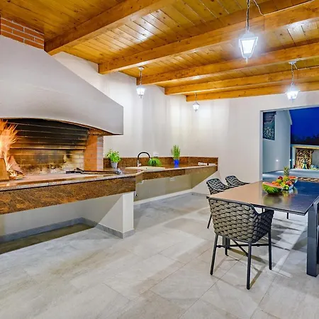 Pacis Villa