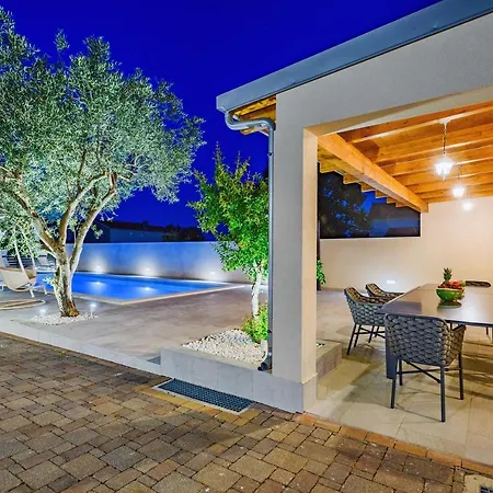 Pacis Villa *