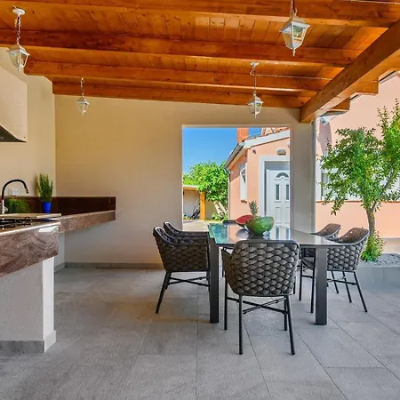 Pacis Villa