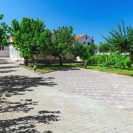 Villa Pacis *