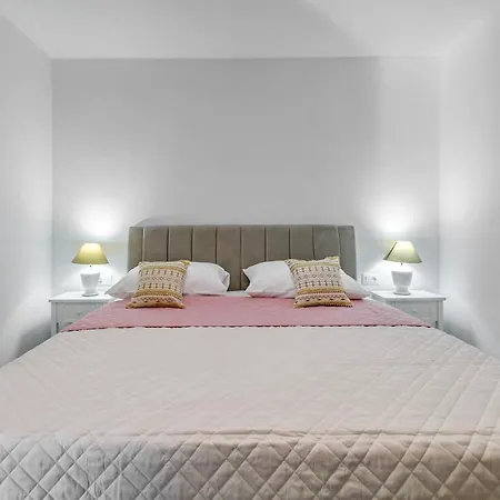 Pacis Villa *