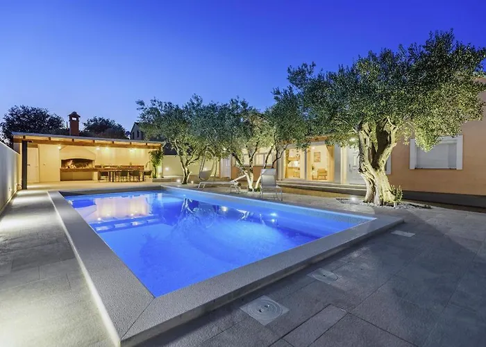 Pacis * Бенковац