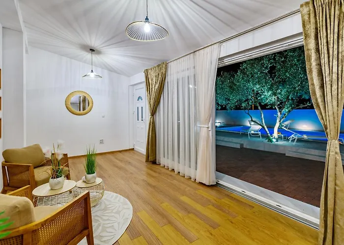 Pacis * Бенковац